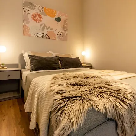 Urban Haven: 2br In Center *