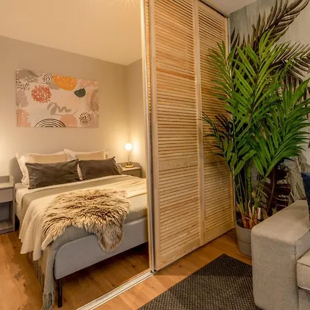 Urban Haven: 2br In Center Bukurešť
