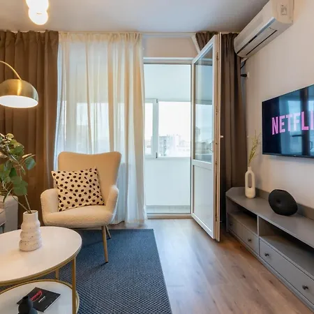Urban Haven: 2br In Center *