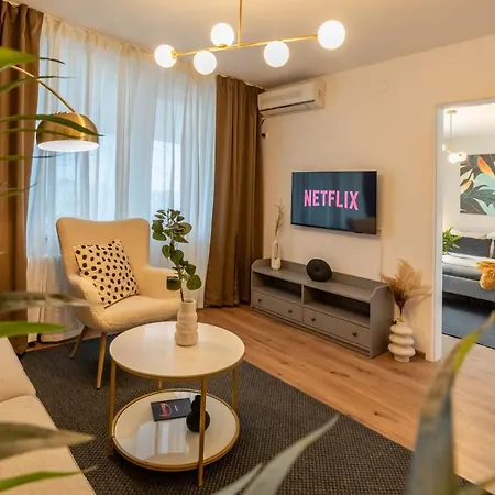 Urban Haven: 2br In Center *