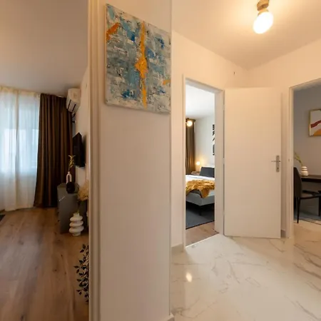 Urban Haven: 2br In Center *