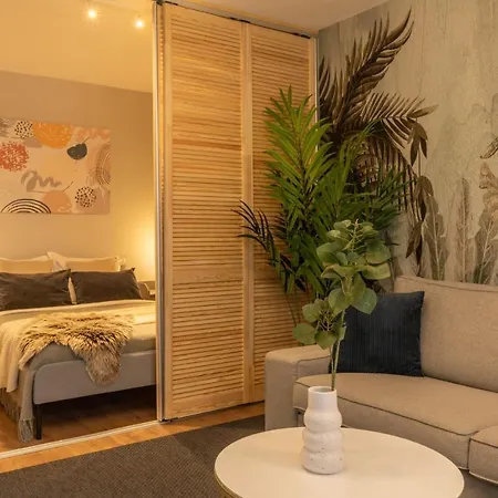 Urban Haven: 2br In Center *