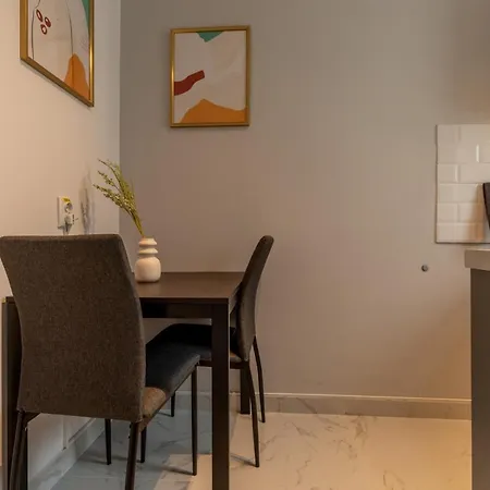 Urban Haven: 2br In Center * Bucharest